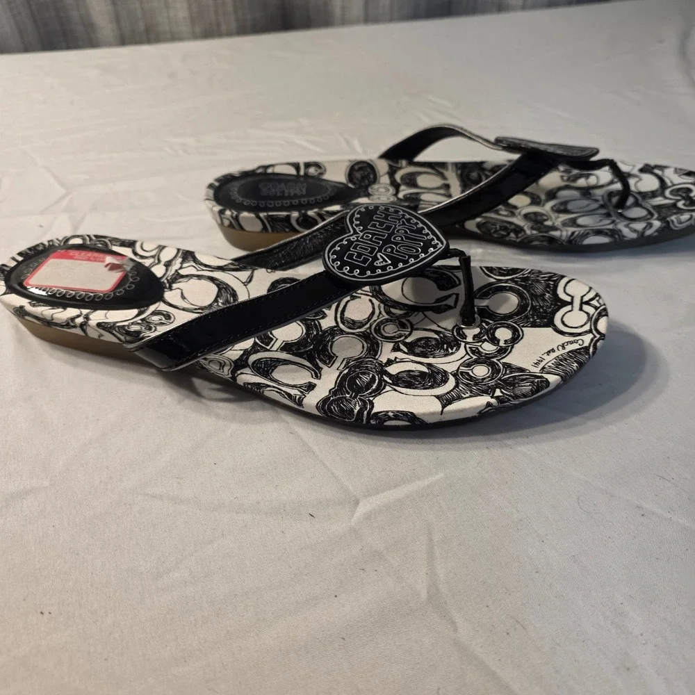 Coach Poppy Thong Sandals Womens 11 Black White Flip Flops Heart Logo Graphic